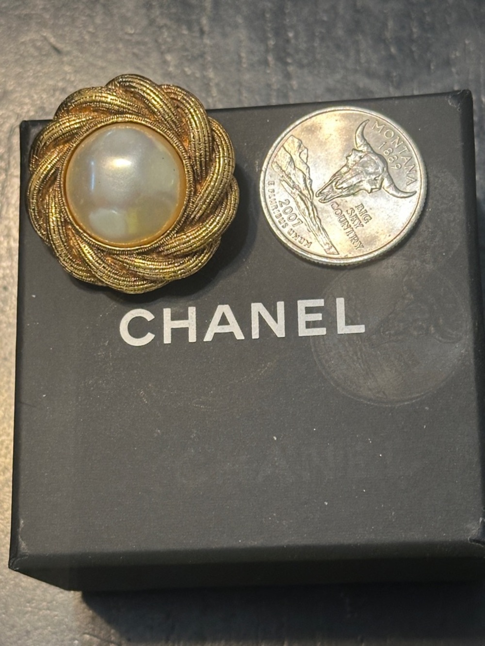 CHANEL Gold and Pearl Twisted Rope Earrings - Picture 3 of 6